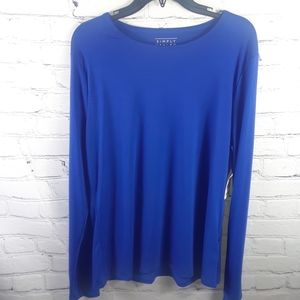 Simply styled long sleeve shirt